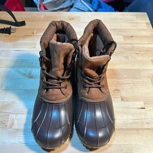 New Women’s Size 8 Madden NYC Duck Boots NWOB.